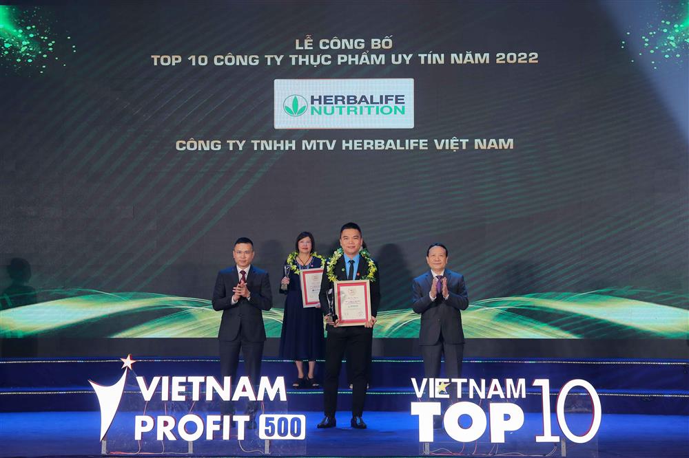 Herbalife Việt Nam TOP 10 Công ty thực phẩm uy tín - lần thứ 2 liên tiếp được vinh danh